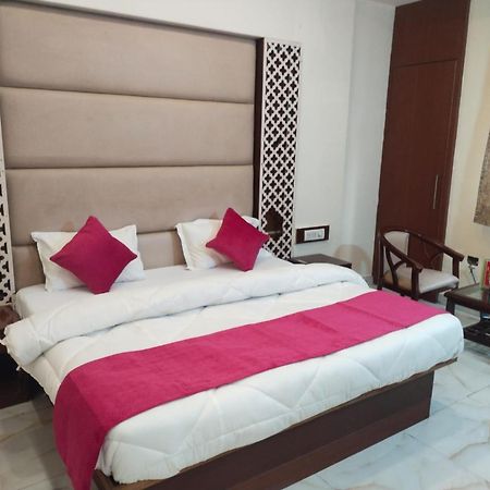 Hotel Lav Kush Deluxe At Paharganj Nova Deli Exterior foto