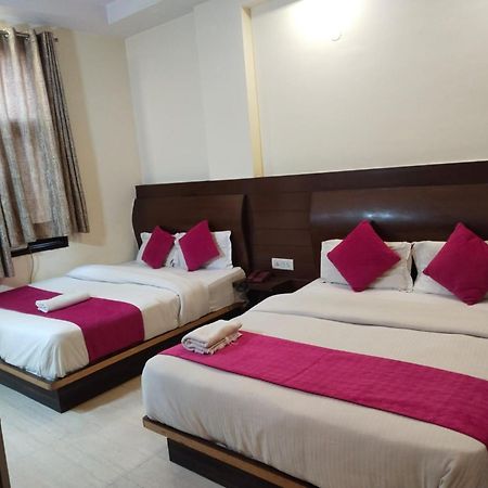 Hotel Lav Kush Deluxe At Paharganj Nova Deli Exterior foto