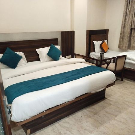 Hotel Lav Kush Deluxe At Paharganj Nova Deli Exterior foto